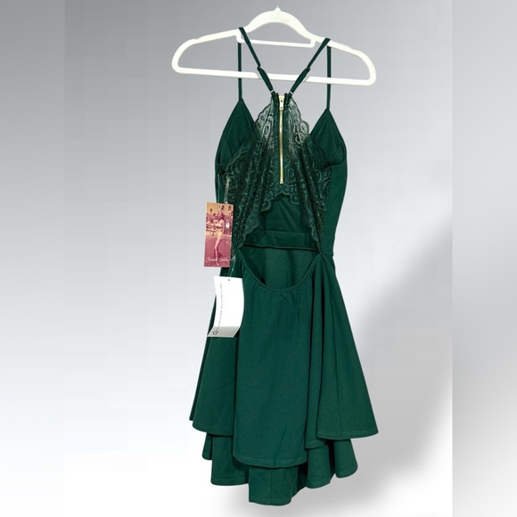 Emerald Sundae Dresses & Skirts - Emerald Sundae Green Lace Detail Dress - Layered and Lightly Flared Size SMALL